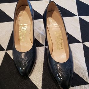 Salvatore Ferragamo Navy mid-heels, Size 7B